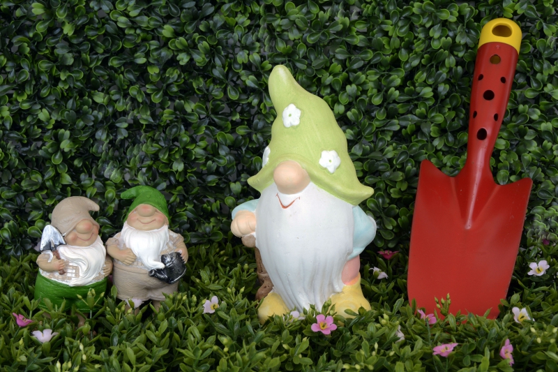 jardinerie-ST CYR SUR MER-min_garden-gnome-1404358